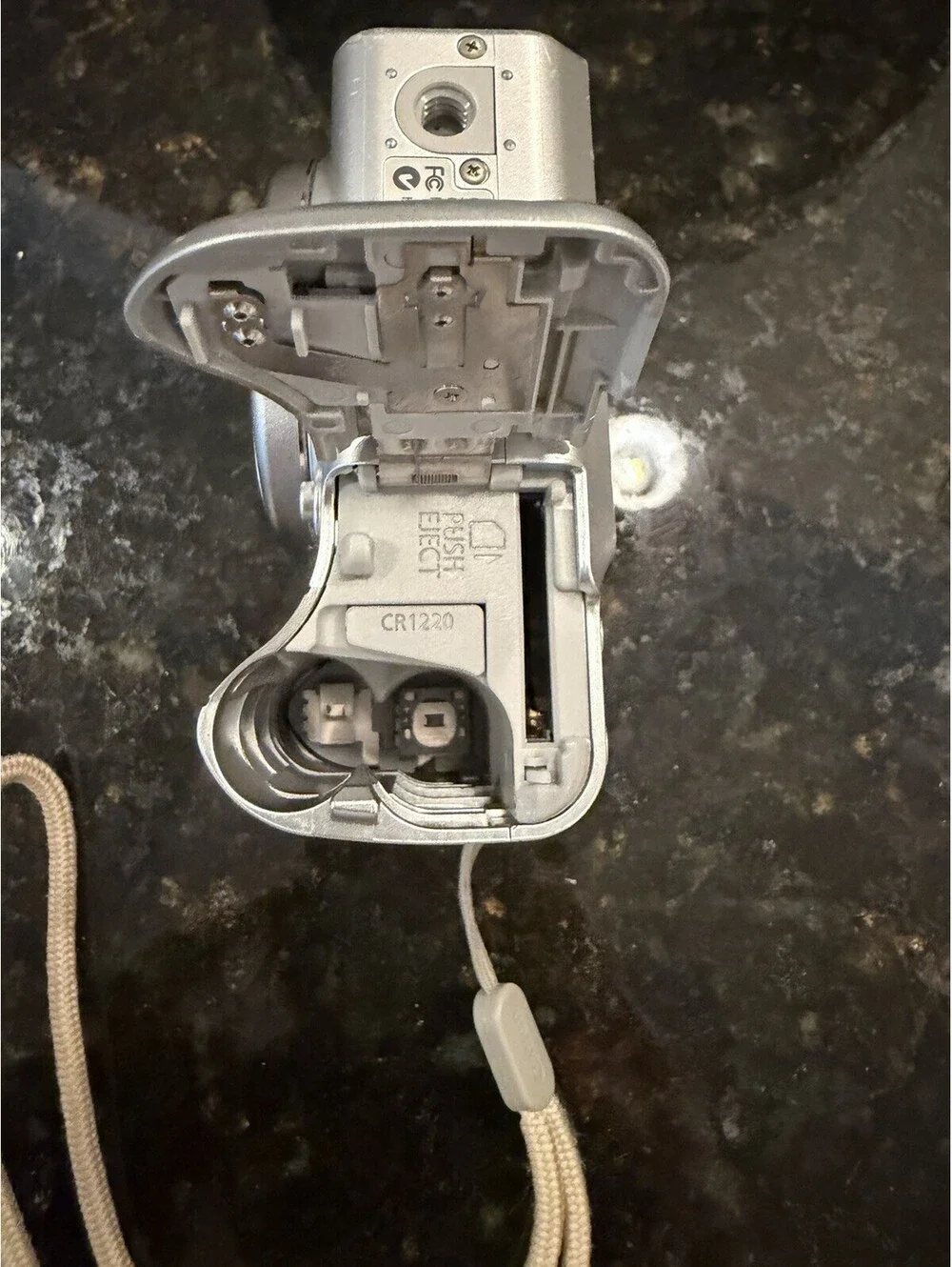 Canon Powersot A570 IS 4X Zoom Lens Working Condition